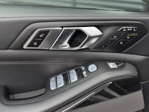 Used 2023 BMW X7 M60i w/ Executive Package AWD/4WD image 14