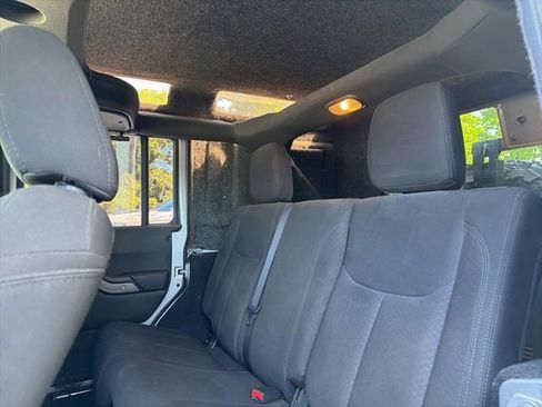 Used 2017 Jeep Wrangler Unlimited Sport w/ Connectivity Group AWD/4WD image 14