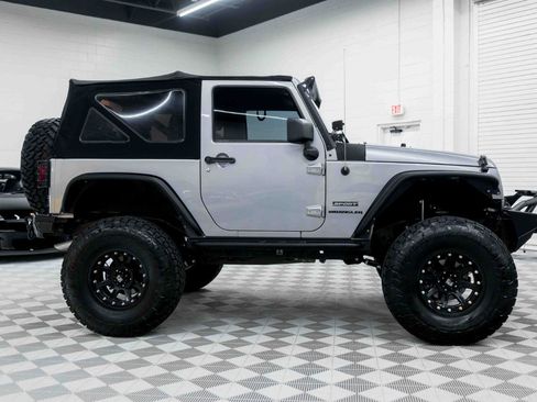 Used 2013 Jeep Wrangler Sport AWD/4WD image 6
