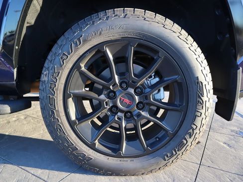 Used 2025 Toyota Sequoia Platinum image 30