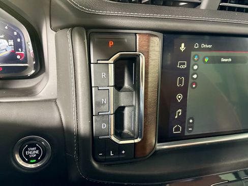 Used 2023 GMC Yukon Denali Ultimate AWD/4WD image 18
