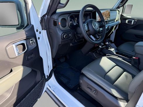 New 2026 Jeep Gladiator Mojave image 15