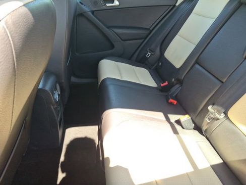 Used 2017 Volkswagen Tiguan S FWD image 15