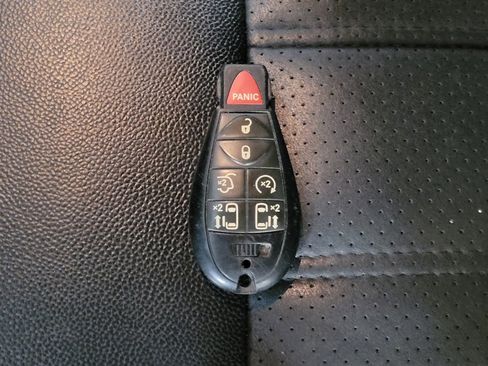 Used 2019 Dodge Grand Caravan SXT FWD image 32