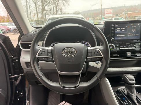 Used 2022 Toyota Highlander XLE image 24