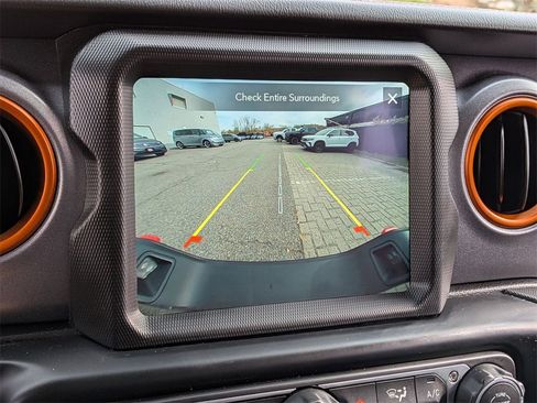 Certified 2022 Jeep Gladiator Mojave w/ LED Lighting Group image 18