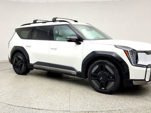 Used 2025 Kia EV9 GT-Line AWD/4WD image 3