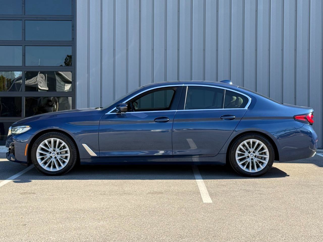 Used 2021 BMW 530i xDrive w/ Convenience Package AWD/4WD image 8