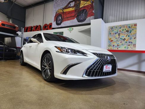 Used 2023 Lexus ES 300h image 31