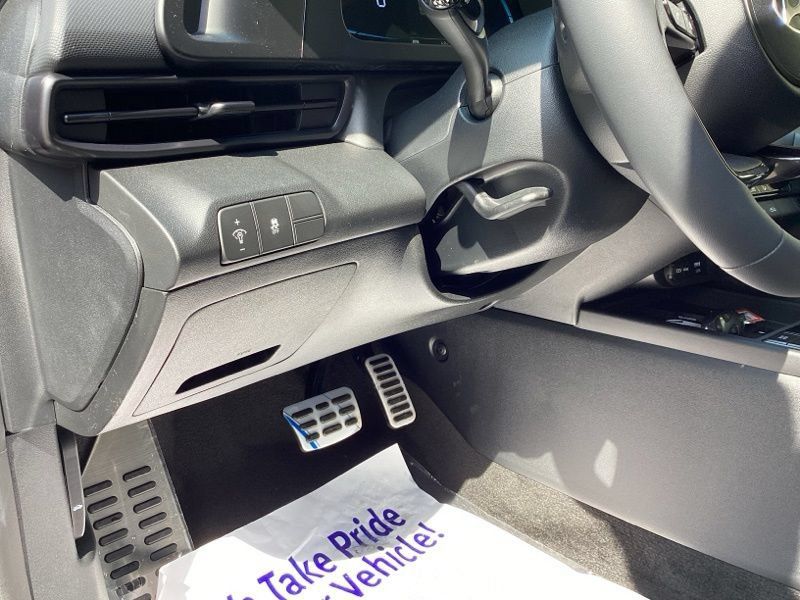 New 2026 Hyundai Elantra Sport FWD image 22
