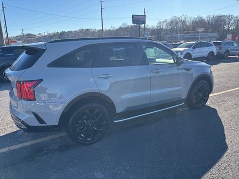 Used 2022 Kia Sorento SX image 3