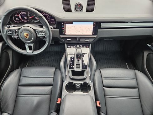 Certified 2022 Porsche Cayenne Turbo AWD/4WD image 24