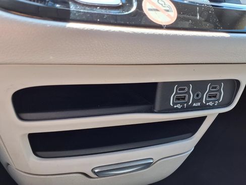 Used 2023 Chrysler Voyager LX FWD image 13
