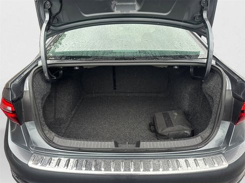 Used 2023 Volkswagen Jetta SE image 13