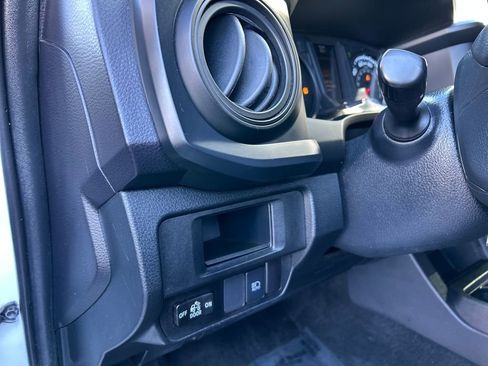 Used 2019 Toyota Tacoma SR5 image 15