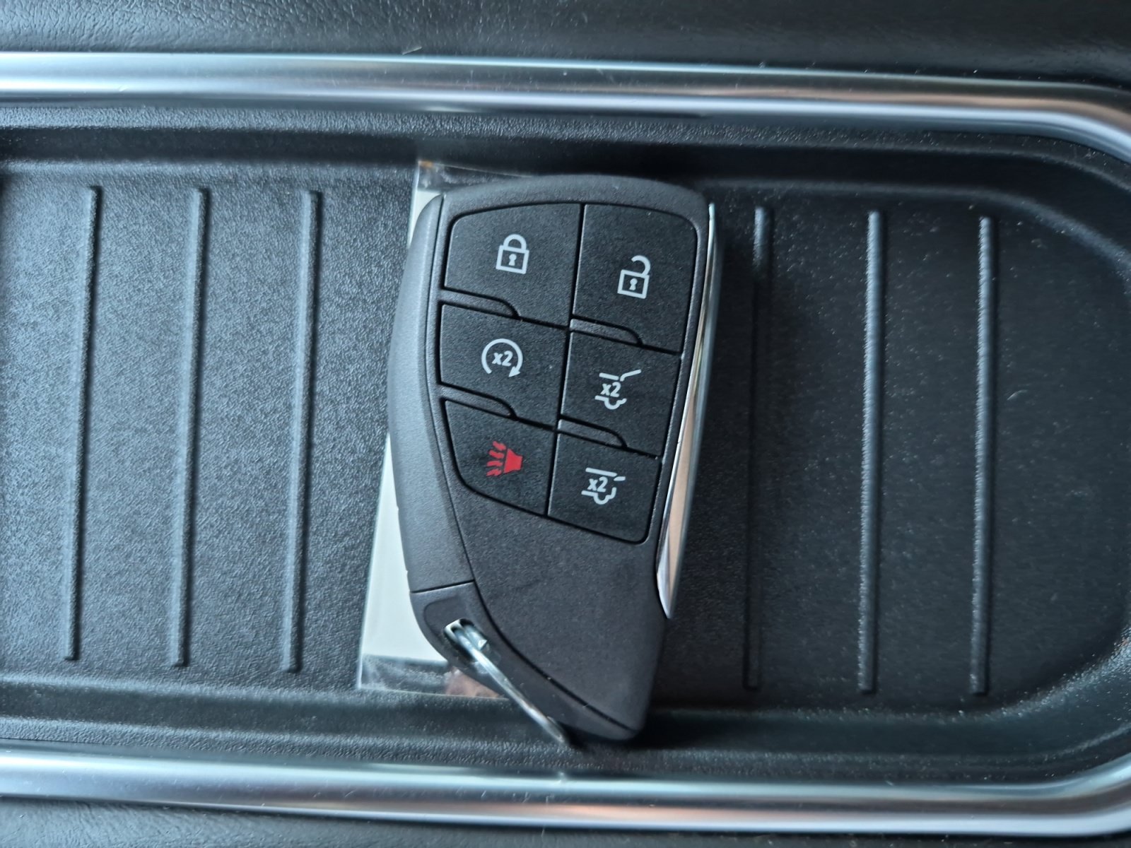 Used 2024 GMC Yukon XL Denali w/ Advanced Technology Package RWD image 32