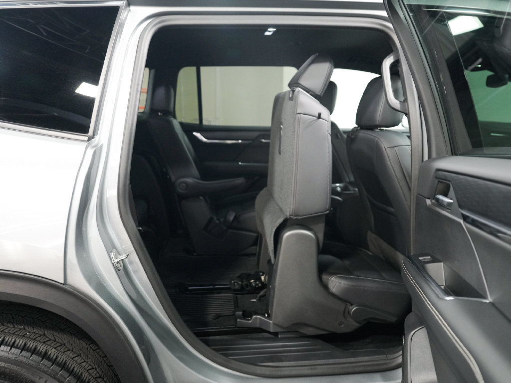 Used 2024 GMC Acadia Elevation w/ Luxury Package AWD/4WD image 34