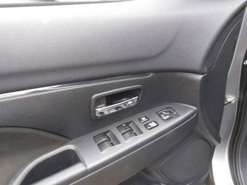 Used 2018 Mitsubishi Outlander Sport LE AWD/4WD image 22
