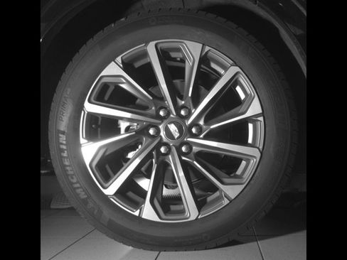 Used 2024 Cadillac Lyriq Sport RWD image 28