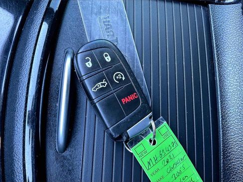 Used 2021 Chrysler 300 S image 36