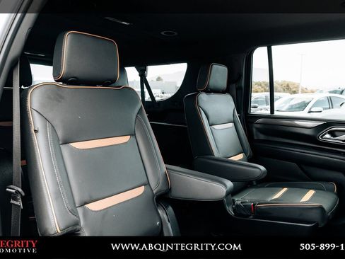 Used 2024 GMC Yukon XL AT4 AWD/4WD image 58