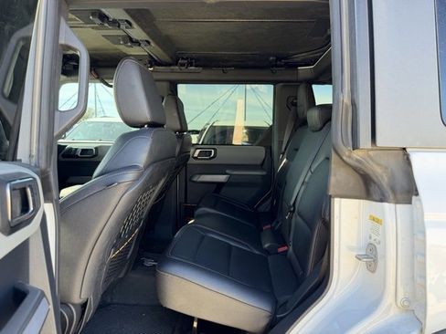 Used 2022 Ford Bronco Badlands w/ Sasquatch Package image 12