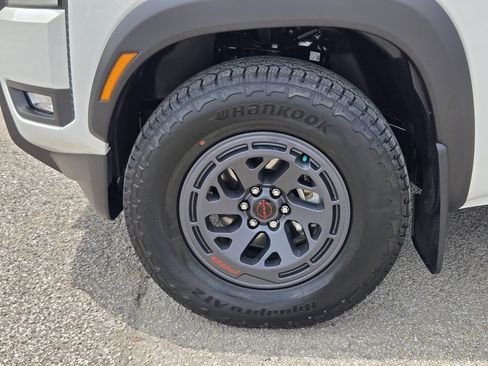 Used 2026 Nissan Frontier Pro-X RWD image 14