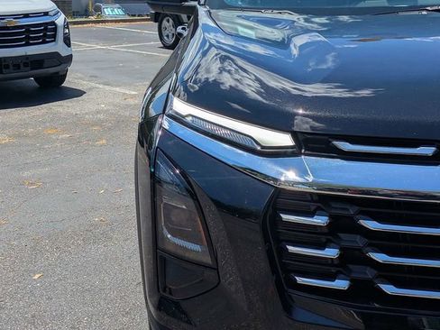 Used 2025 Chevrolet Equinox LT FWD image 9