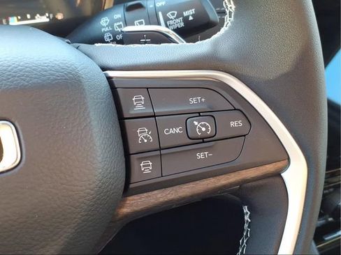 New 2025 Jeep Grand Cherokee Limited AWD/4WD image 21
