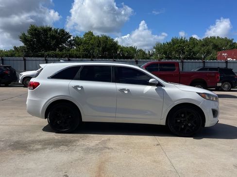 Used 2016 Kia Sorento SX FWD image 4