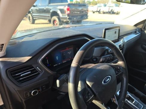 Used 2023 Ford Escape Active image 8