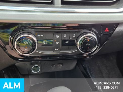 Used 2025 Chevrolet Trax LT image 21