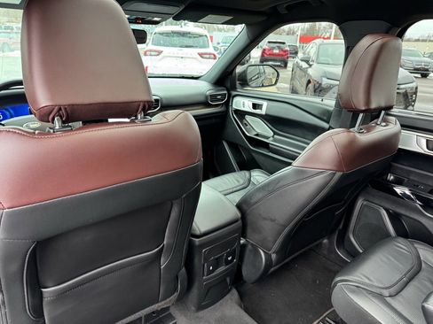 Certified 2022 Ford Explorer Platinum w/ Equipment Group 601A image 26