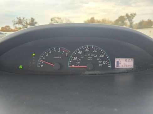 Used 2012 Toyota Yaris Sedan image 24