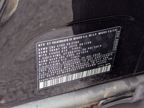 Used 2025 Volkswagen Tiguan SE FWD image 36