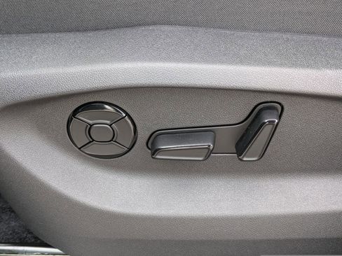 New 2026 Volkswagen Tiguan SE R-Line FWD image 25
