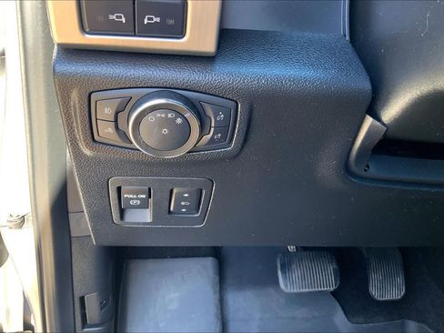 Used 2020 Ford F150 Platinum w/ Equipment Group 701A Luxury AWD/4WD image 31
