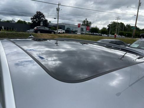 New 2025 Volkswagen Tiguan SE image 4