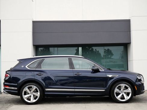 New 2025 Bentley Bentayga Extended Wheelbase image 5