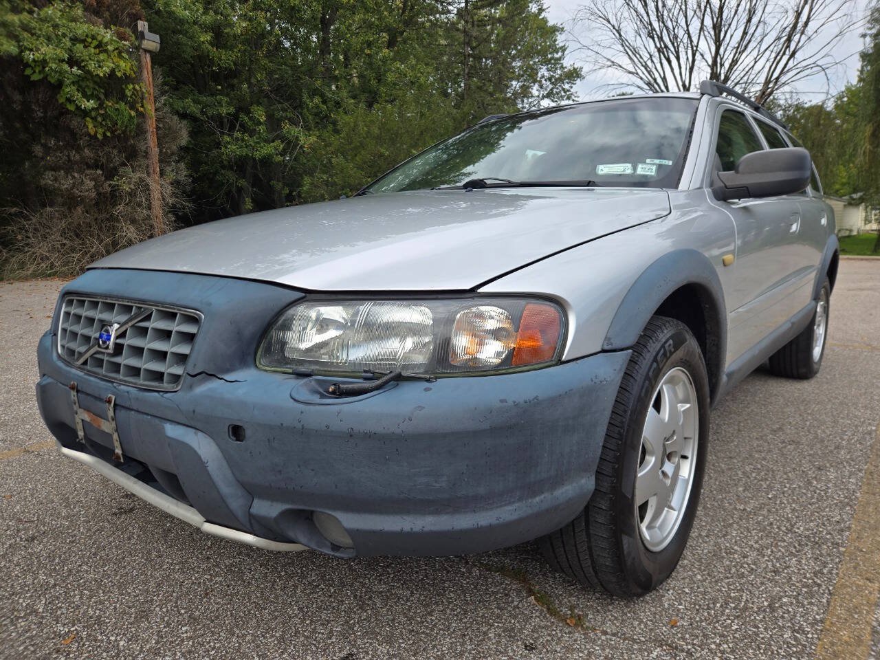 Used 2004 Volvo V70 AWD/4WD image 1