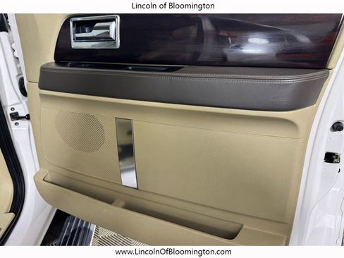 Used 2016 Lincoln Navigator L Reserve image 19