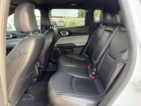 Used 2025 Jeep Compass Limited AWD/4WD image 12