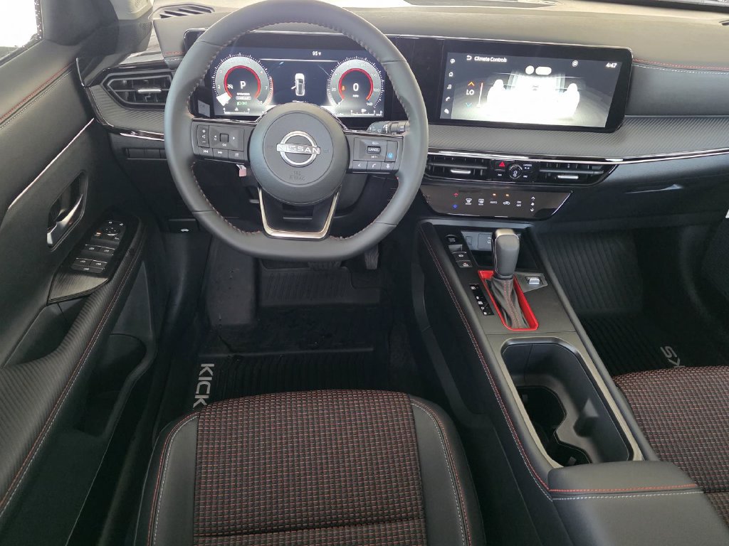 New 2025 Nissan Kicks SR FWD image 12