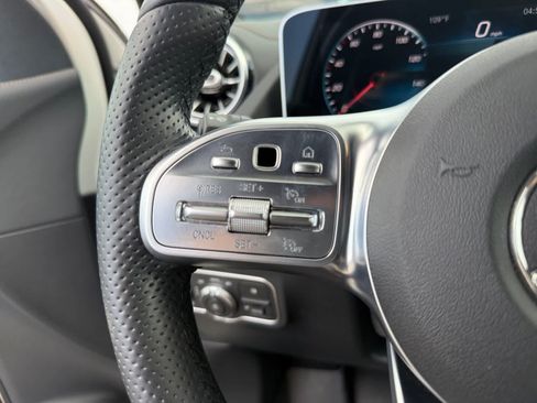 Certified 2021 Mercedes-Benz GLA 250 4MATIC image 23
