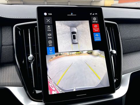 New 2026 Volvo XC90 B6 Ultra w/ Protection Package image 20