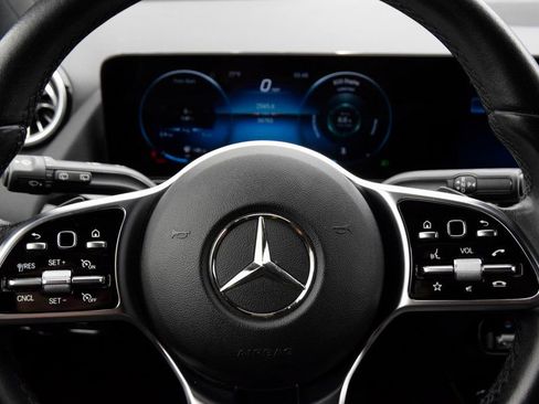 Used 2023 Mercedes-Benz GLA 250 image 21