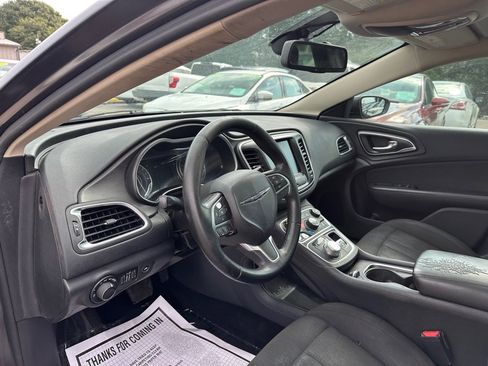Used 2016 Chrysler 200 Limited w/ Anniversary Edition FWD image 7
