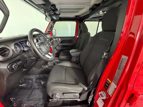 Used 2020 Jeep Wrangler Unlimited Sahara AWD/4WD image 32