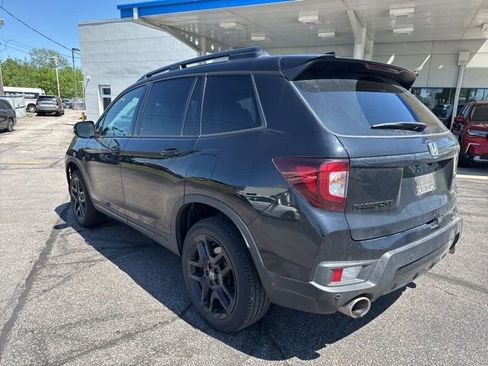 Certified 2024 Honda Passport Black Edition image 4