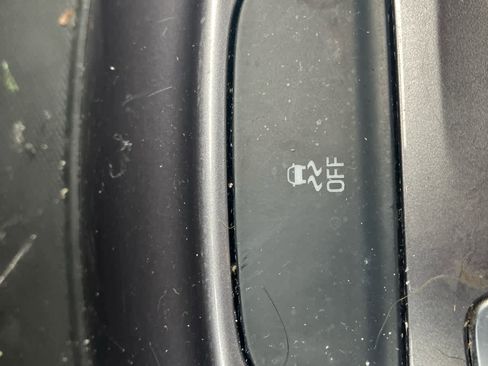 Used 2021 Chevrolet Malibu LT image 30